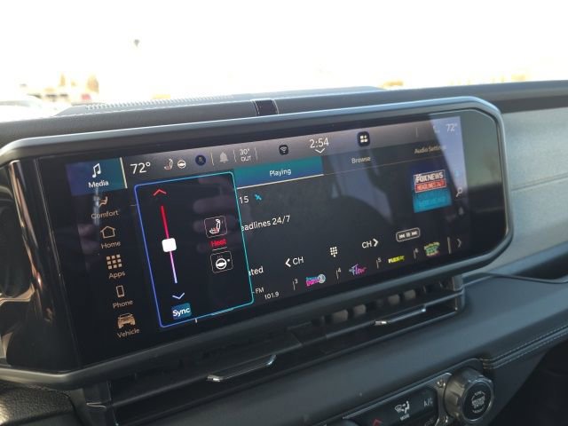 Used 2025 Jeep Wrangler Unlimited Sahara w/ Safety Group image 27