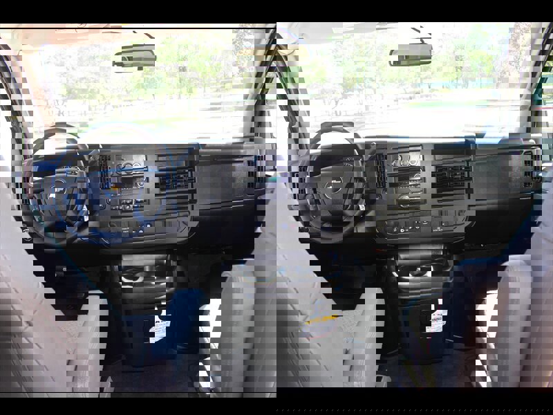 Used 2025 Chevrolet Express 3500 LS RWD image 16