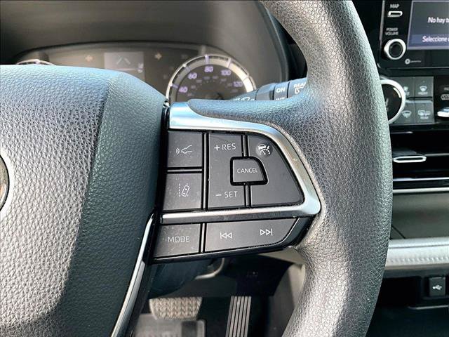 Used 2020 Toyota Highlander L FWD image 21