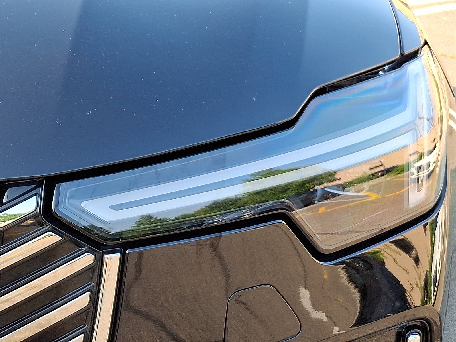 Used 2025 Volvo XC90 T8 Plus AWD/4WD image 9