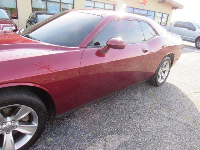 Used 2021 Dodge Challenger SXT w/ Driver Convenience Group RWD image 7