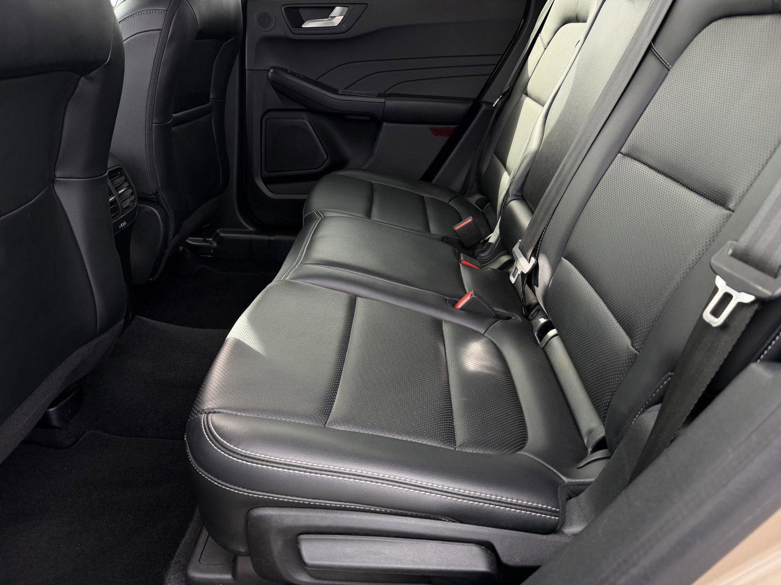 Used 2021 Ford Escape SEL w/ Technology Package image 9