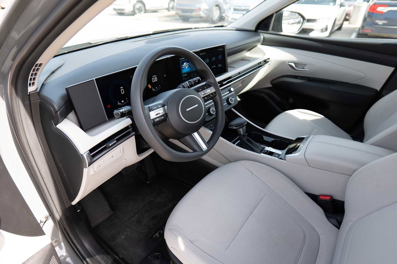 Used 2025 Hyundai Tucson SE image 9