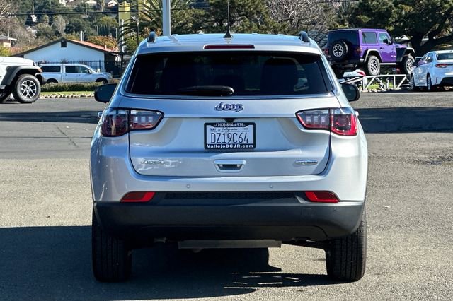 Used 2025 Jeep Compass Latitude w/ Convenience Group image 5