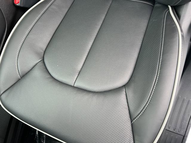 New 2026 Chrysler Pacifica Limited w/ Uconnect Theater Family Group image 13