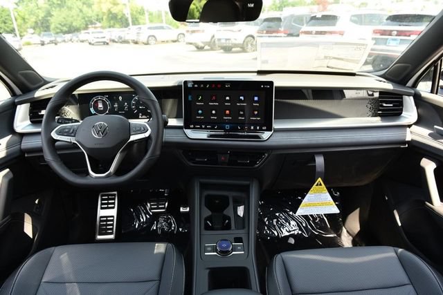 New 2026 Volkswagen Tiguan SE R-Line AWD/4WD image 7