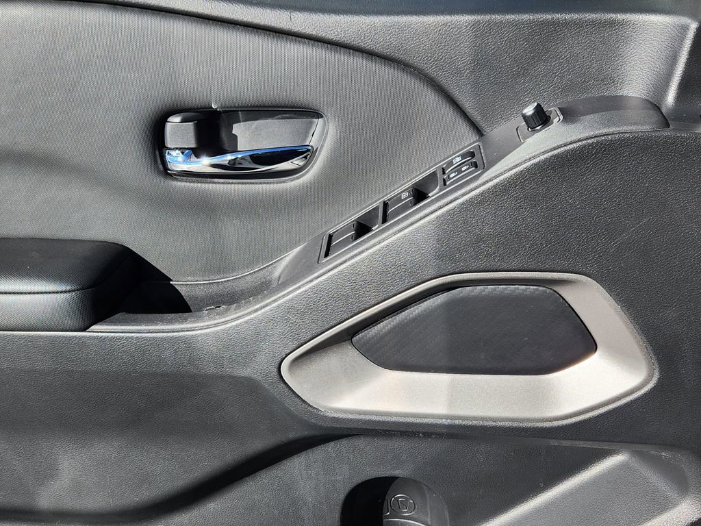 Used 2024 Nissan Frontier SV w/ SV Convenience Package image 3