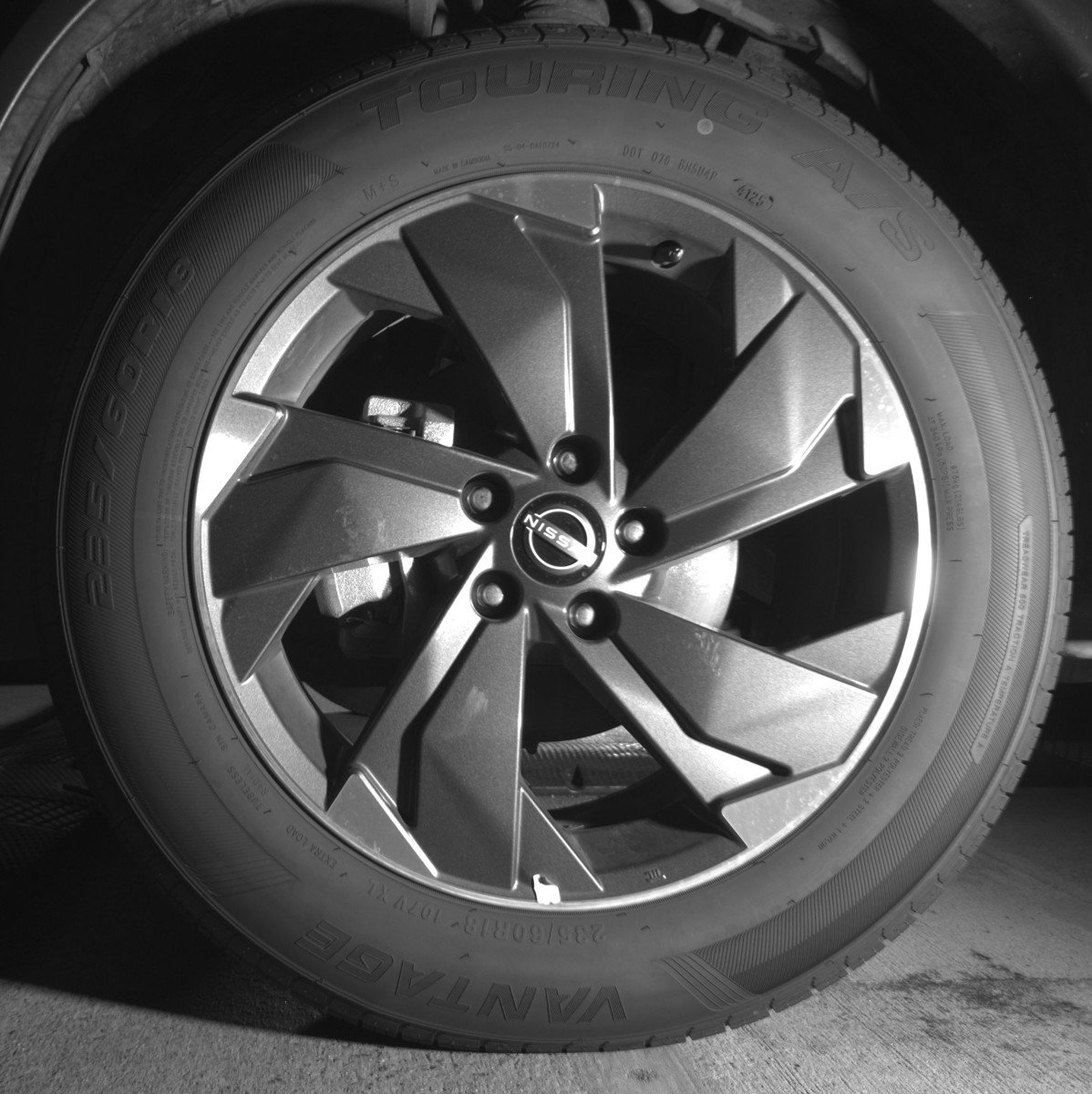 Used 2025 Nissan Rogue SV AWD/4WD image 12