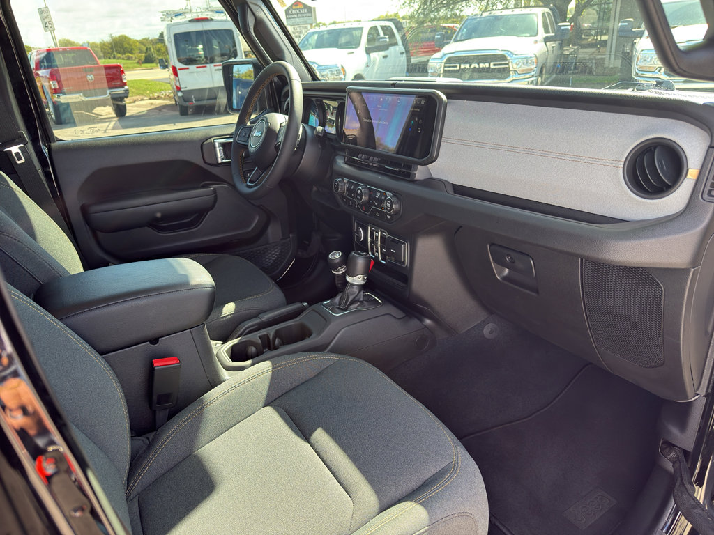 Used 2024 Jeep Gladiator Sport image 12