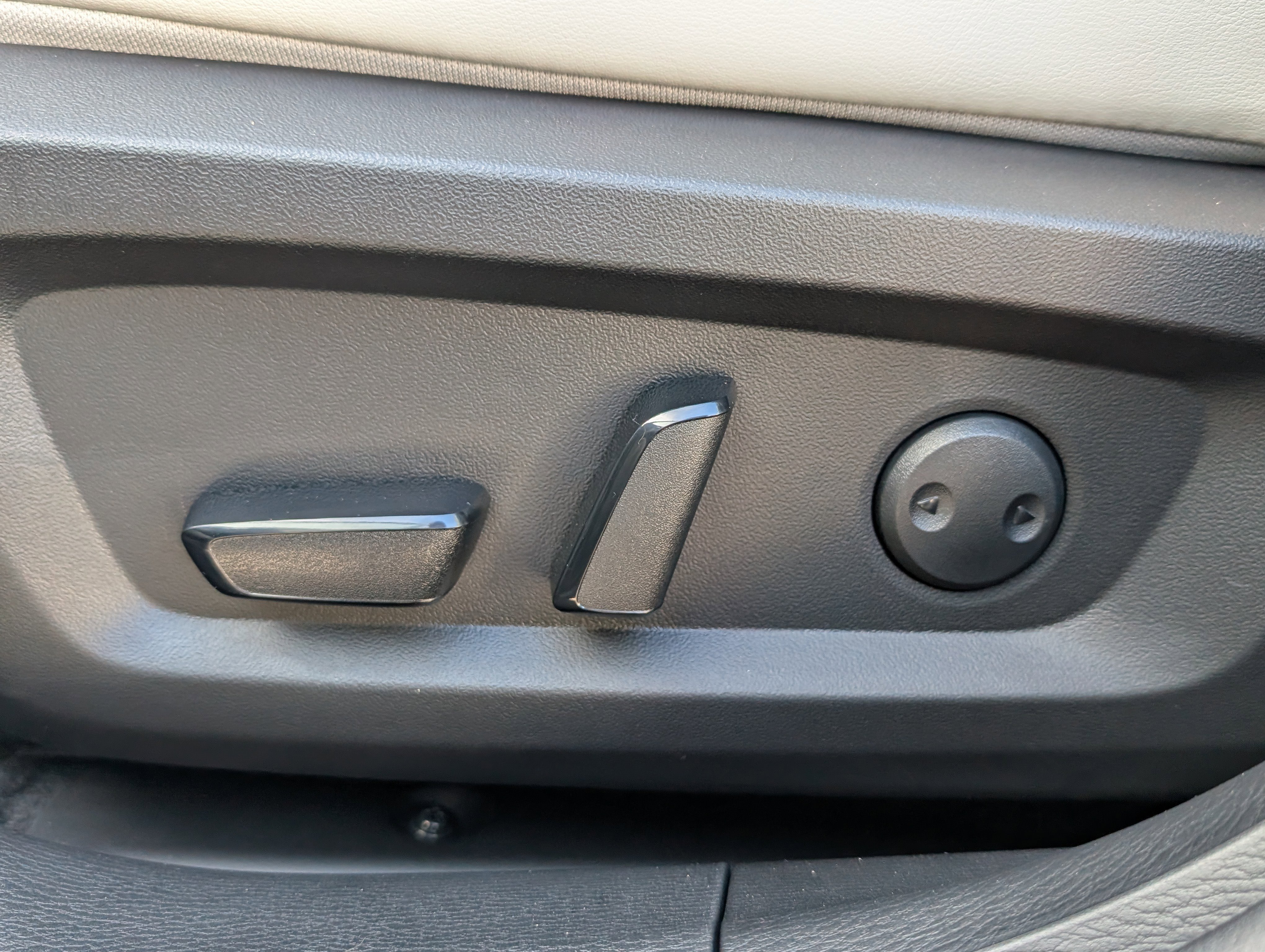 New 2026 Mitsubishi Outlander SE image 22