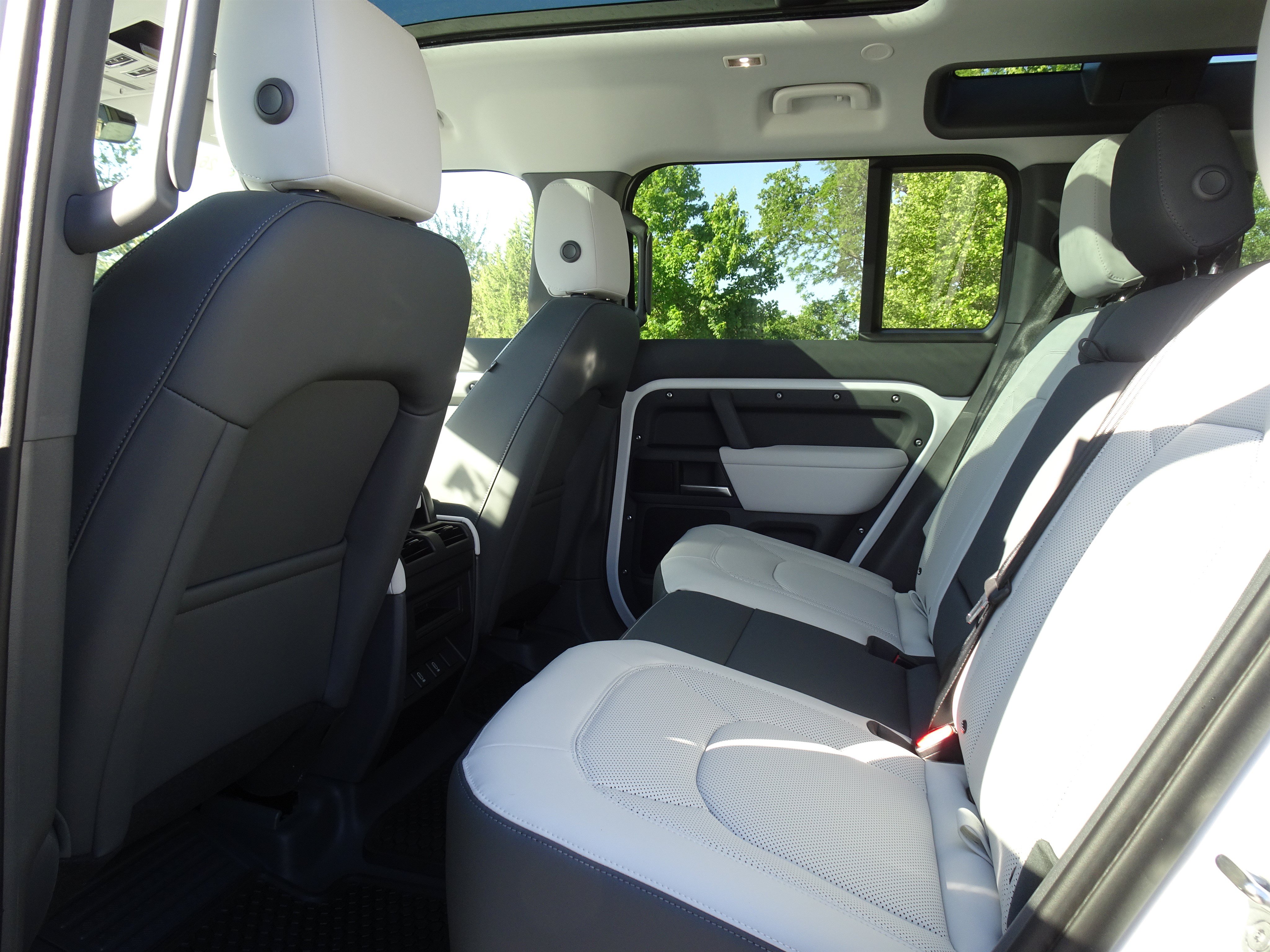 New 2026 Land Rover Defender 110 S AWD/4WD image 20