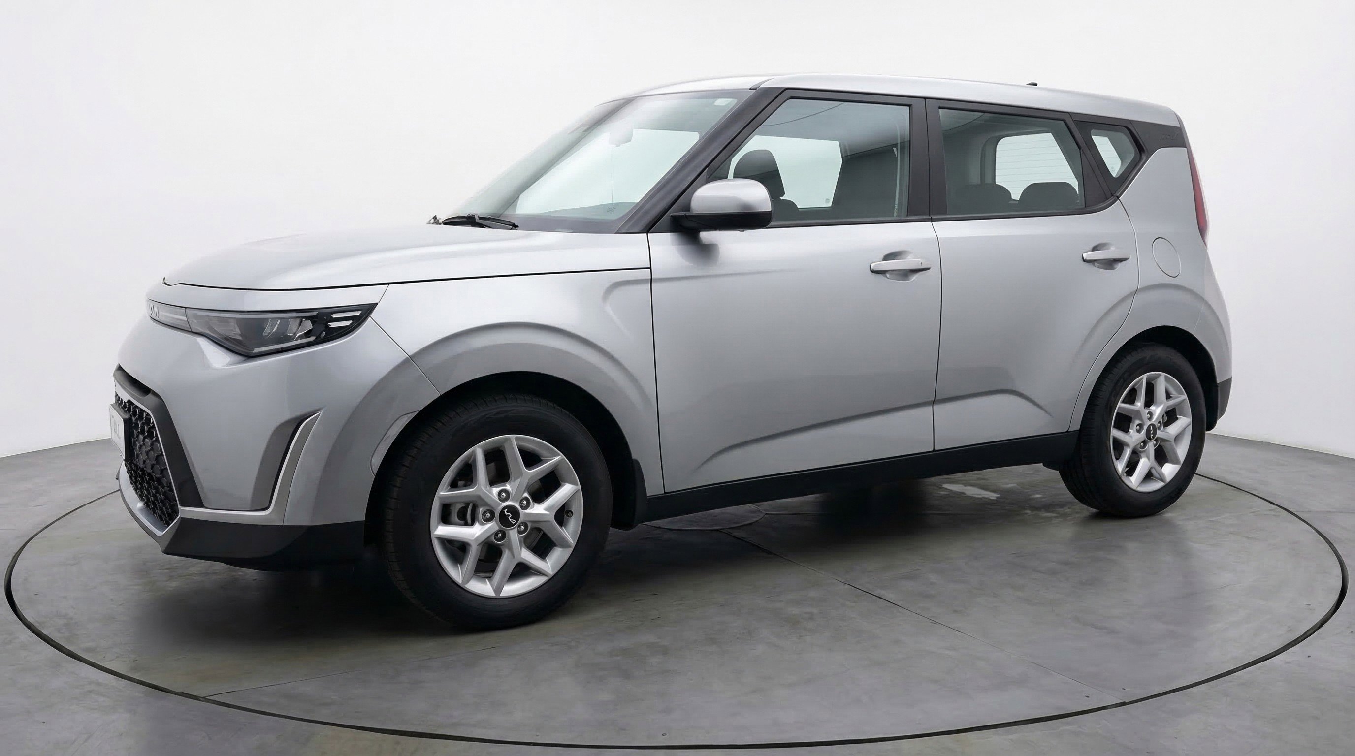 Used 2025 Kia Soul LX w/ LX Technology Package image 3