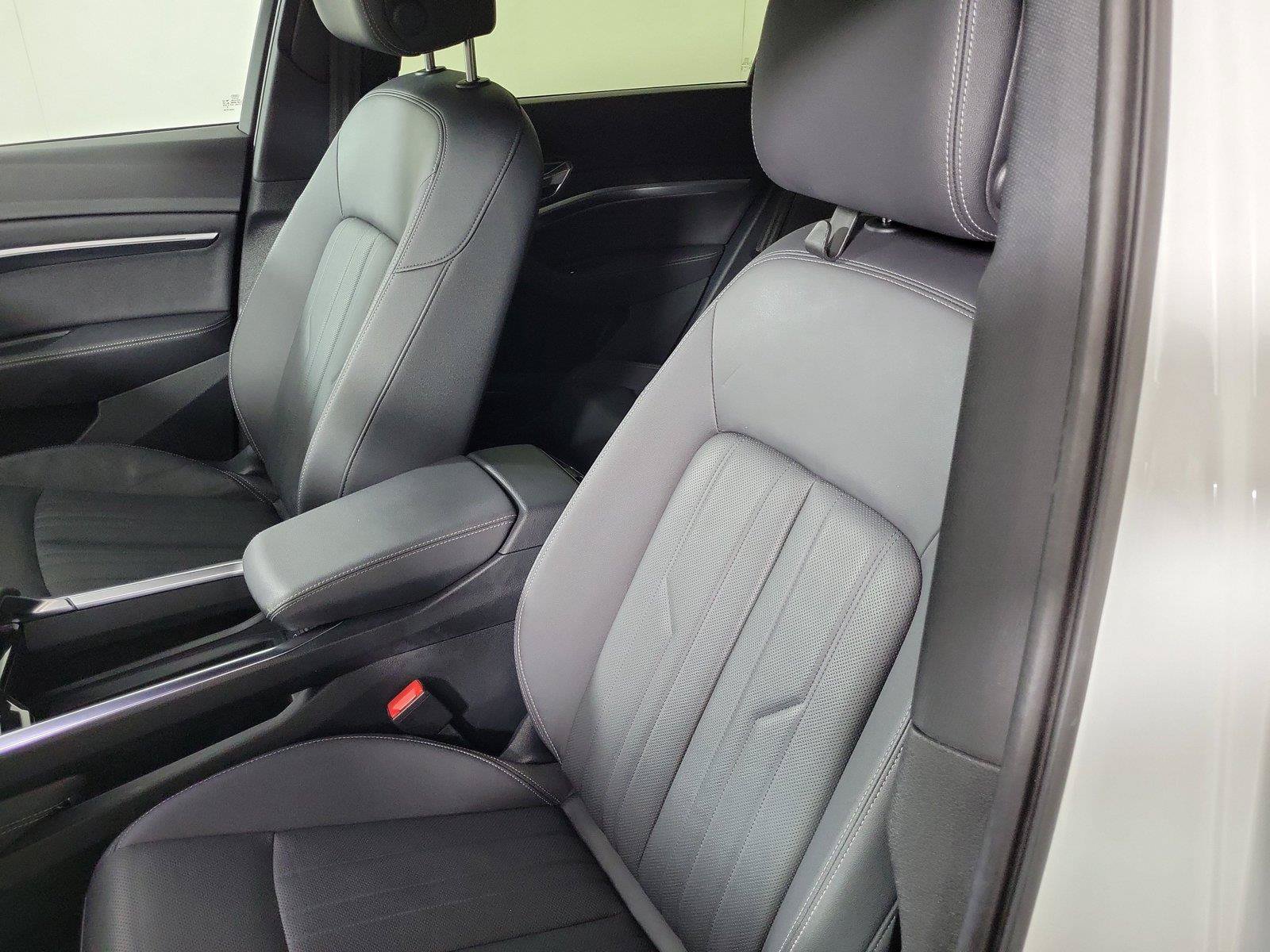 Used 2023 Audi e-tron Premium Plus w/ Premium Plus Package AWD/4WD image 21