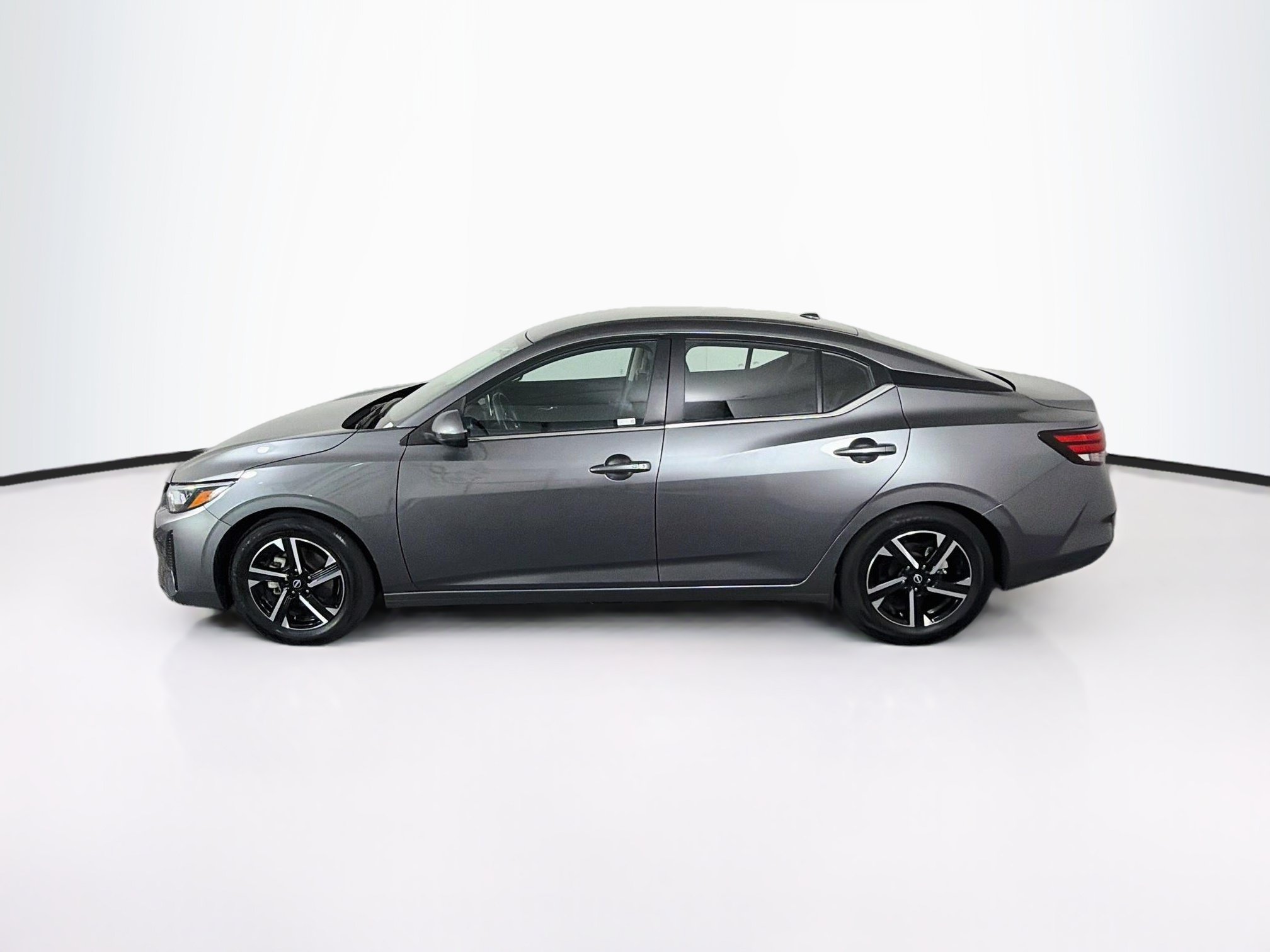 Used 2025 Nissan Sentra SV FWD image 4