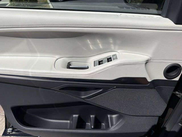 New 2026 Lincoln Navigator L Reserve AWD/4WD image 9
