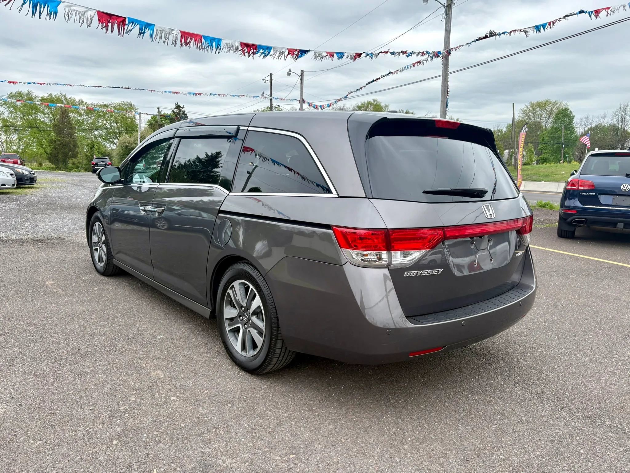Used 2015 Honda Odyssey Touring Elite image 3