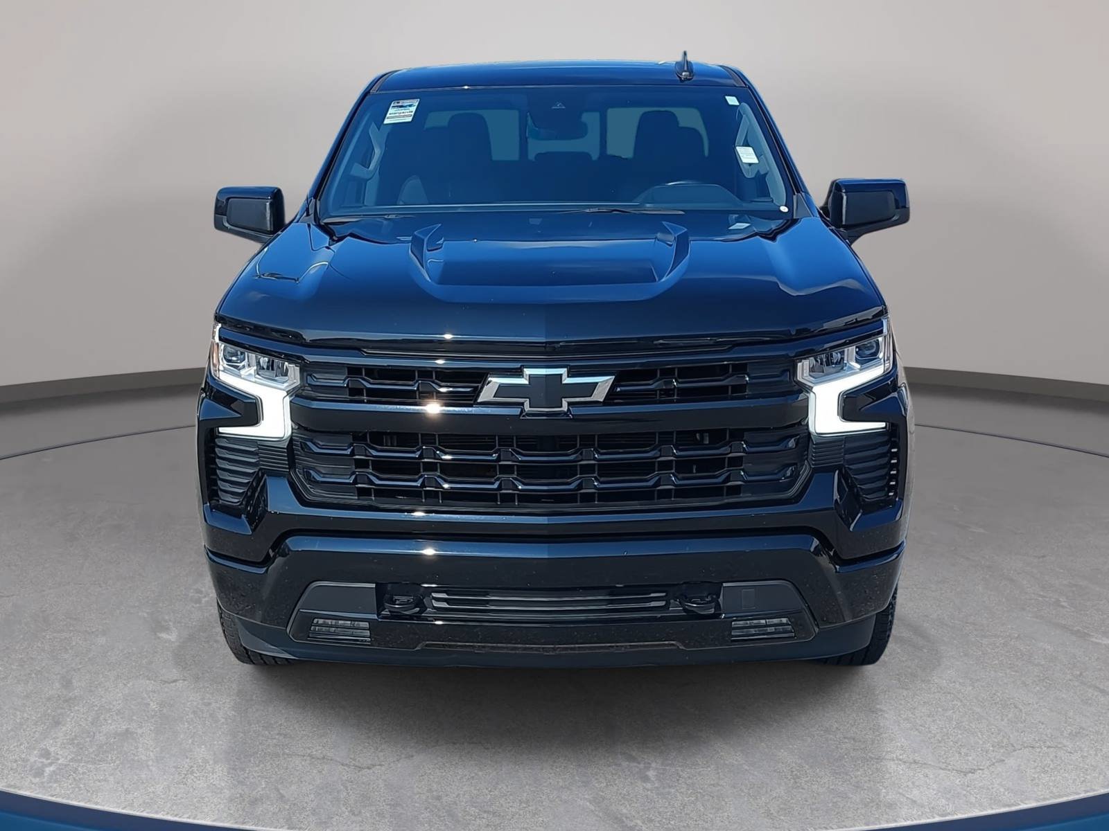 Used 2024 Chevrolet Silverado 1500 RST w/ Convenience Package II AWD/4WD image 2
