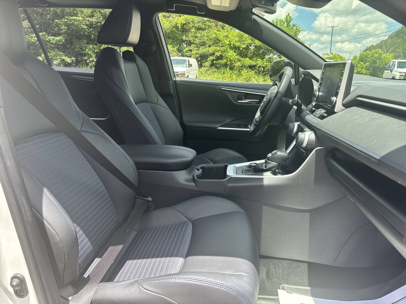 Used 2022 Toyota RAV4 XSE w/ XSE Grade Weather Package AWD/4WD image 27
