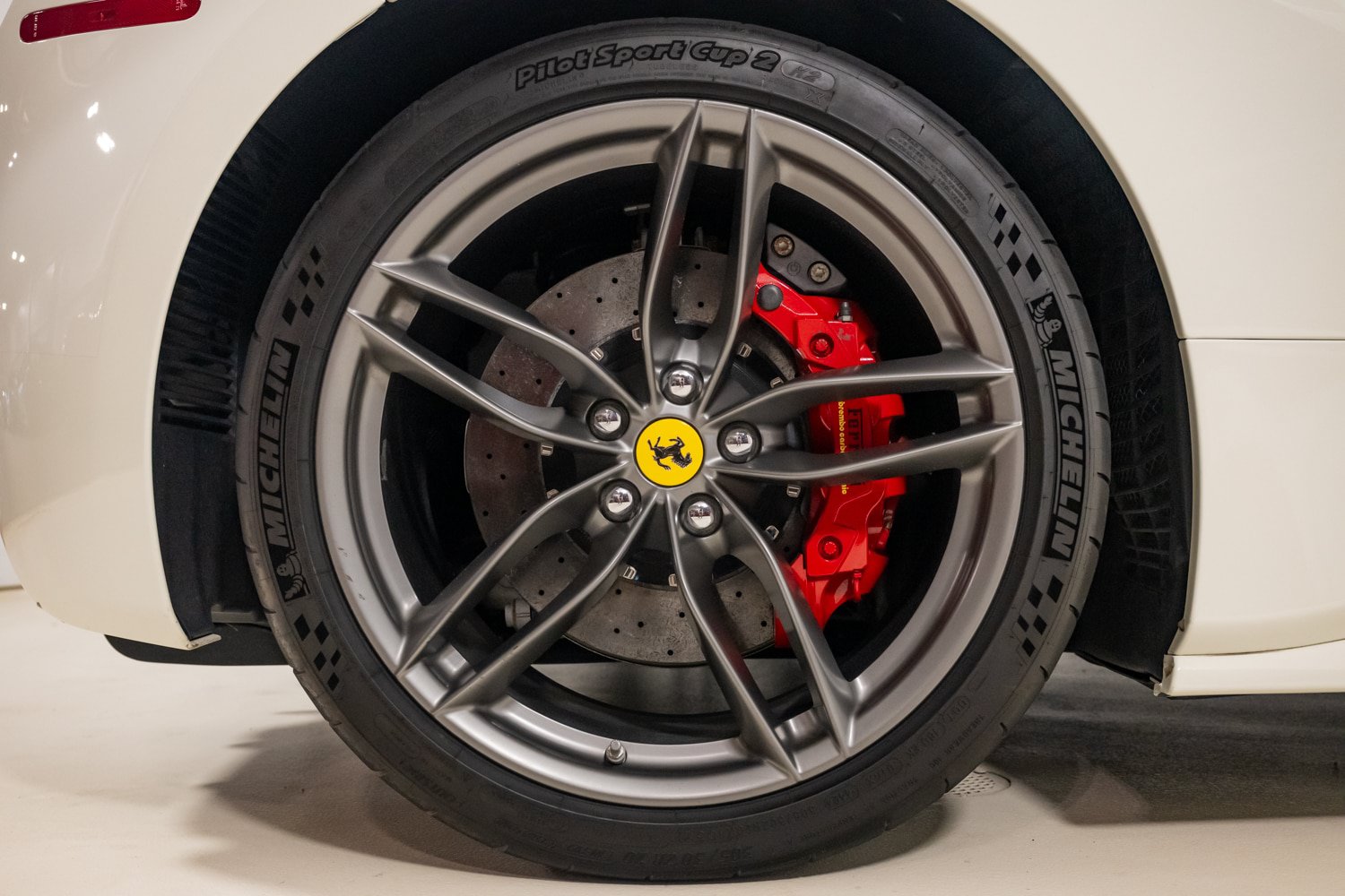 Used 2017 Ferrari 488 GTB RWD image 13