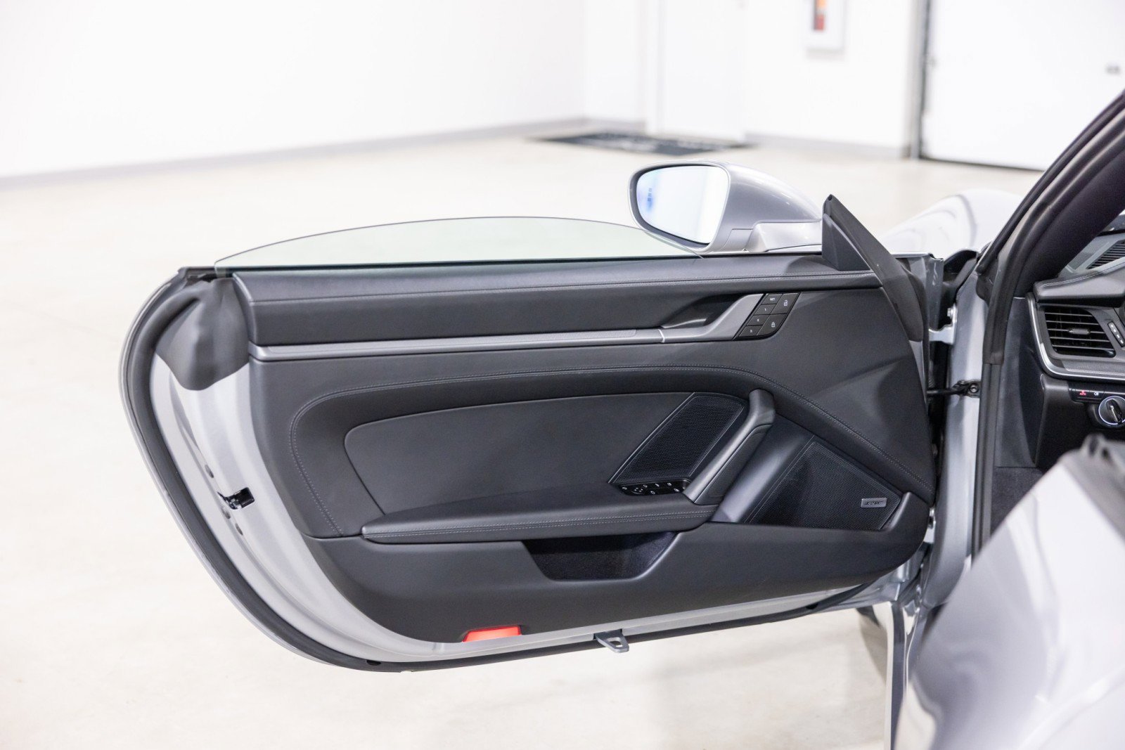 Used 2024 Porsche 911 Carrera S w/ Sport Package image 23