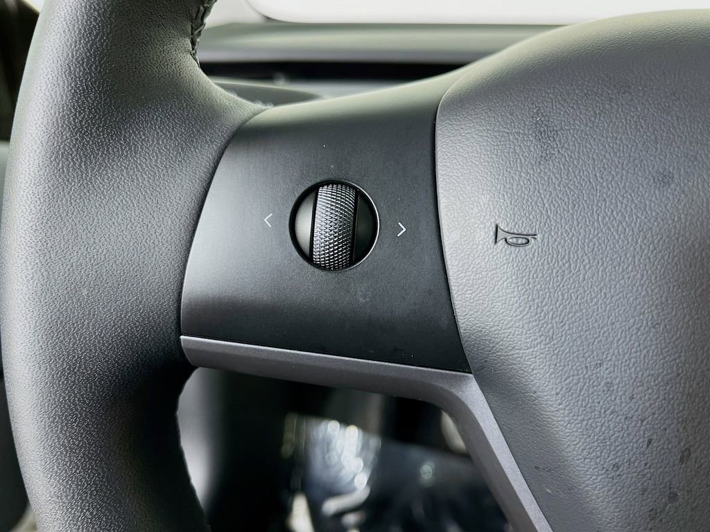 Used 2023 Tesla Model 3 Standard Range image 13