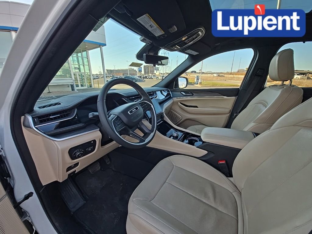 Used 2022 Jeep Grand Cherokee Limited 4xe w/ Luxury Tech Group II image 11