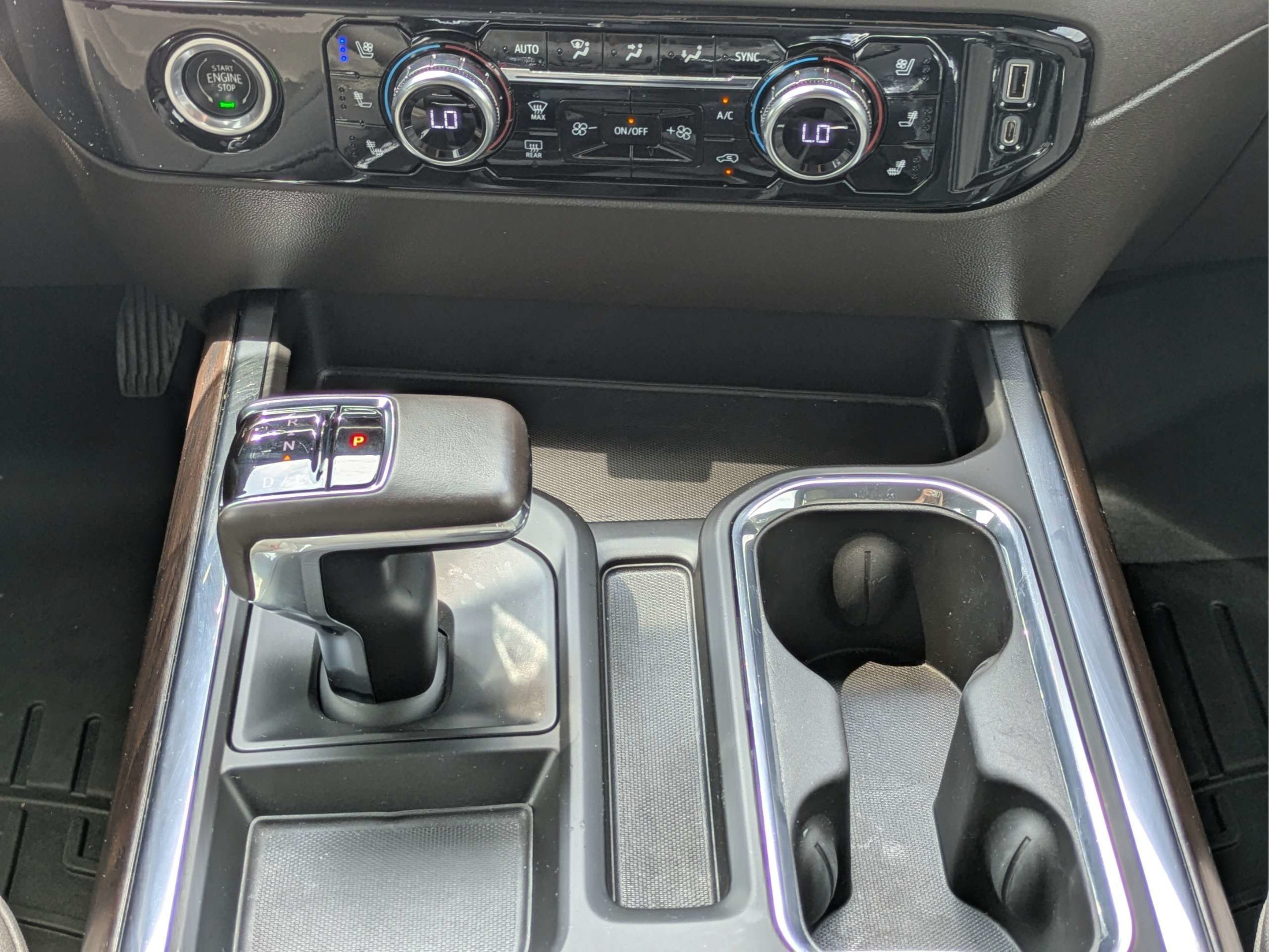 Used 2022 GMC Sierra 1500 SLT w/ SLT Convenience Package AWD/4WD image 17