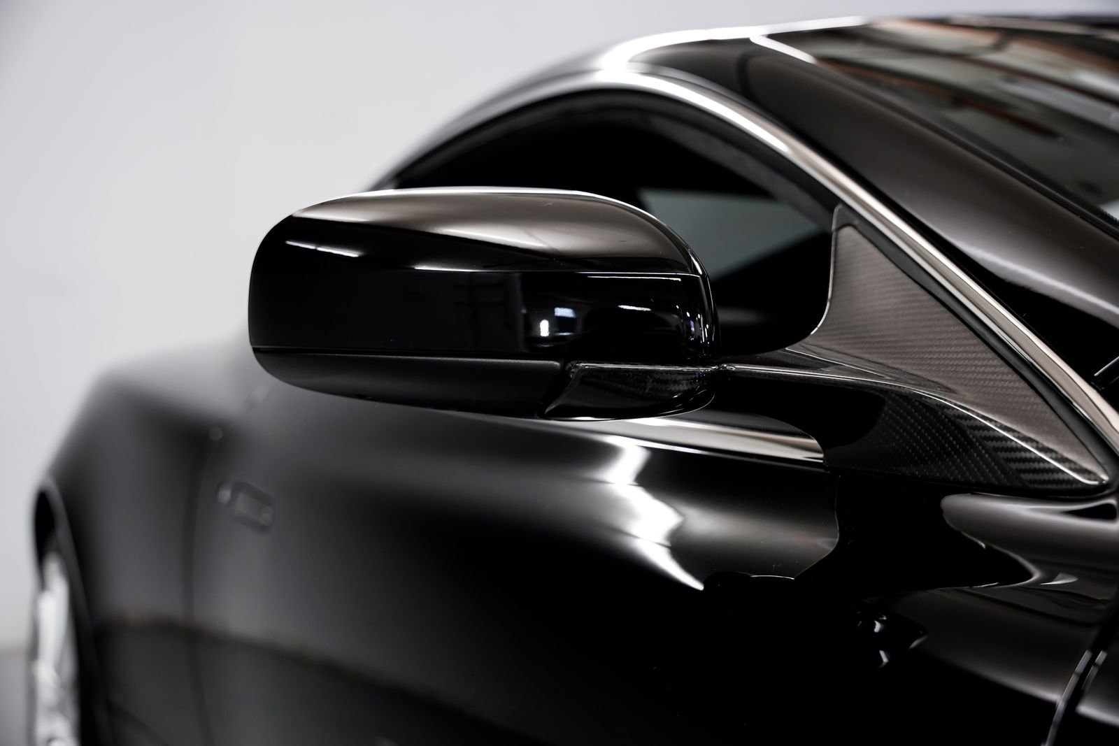 Used 2009 Aston Martin DBS Coupe RWD image 35