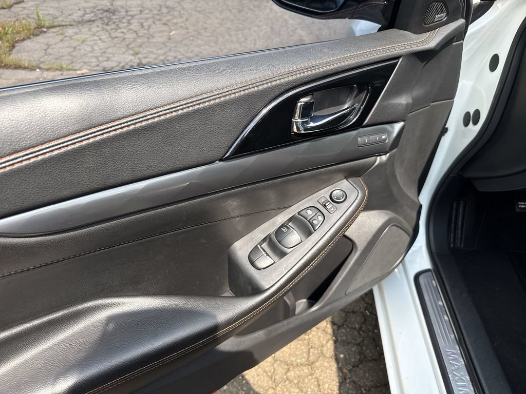 Used 2020 Nissan Maxima SR w/ Sport Mat Group FWD image 13