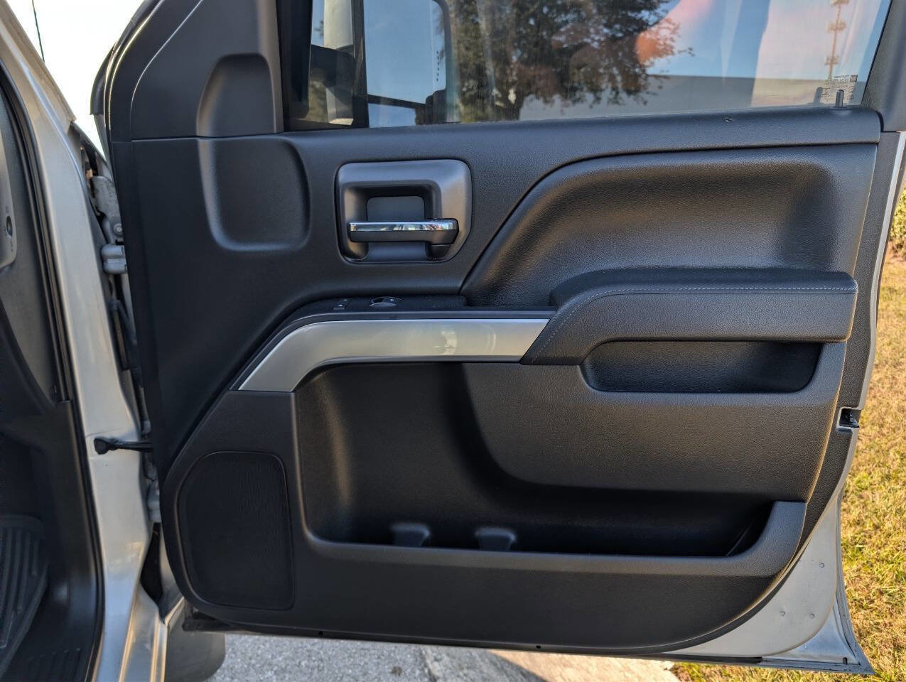 Used 2017 Chevrolet Silverado 3500 LT w/ LT Convenience Package image 13