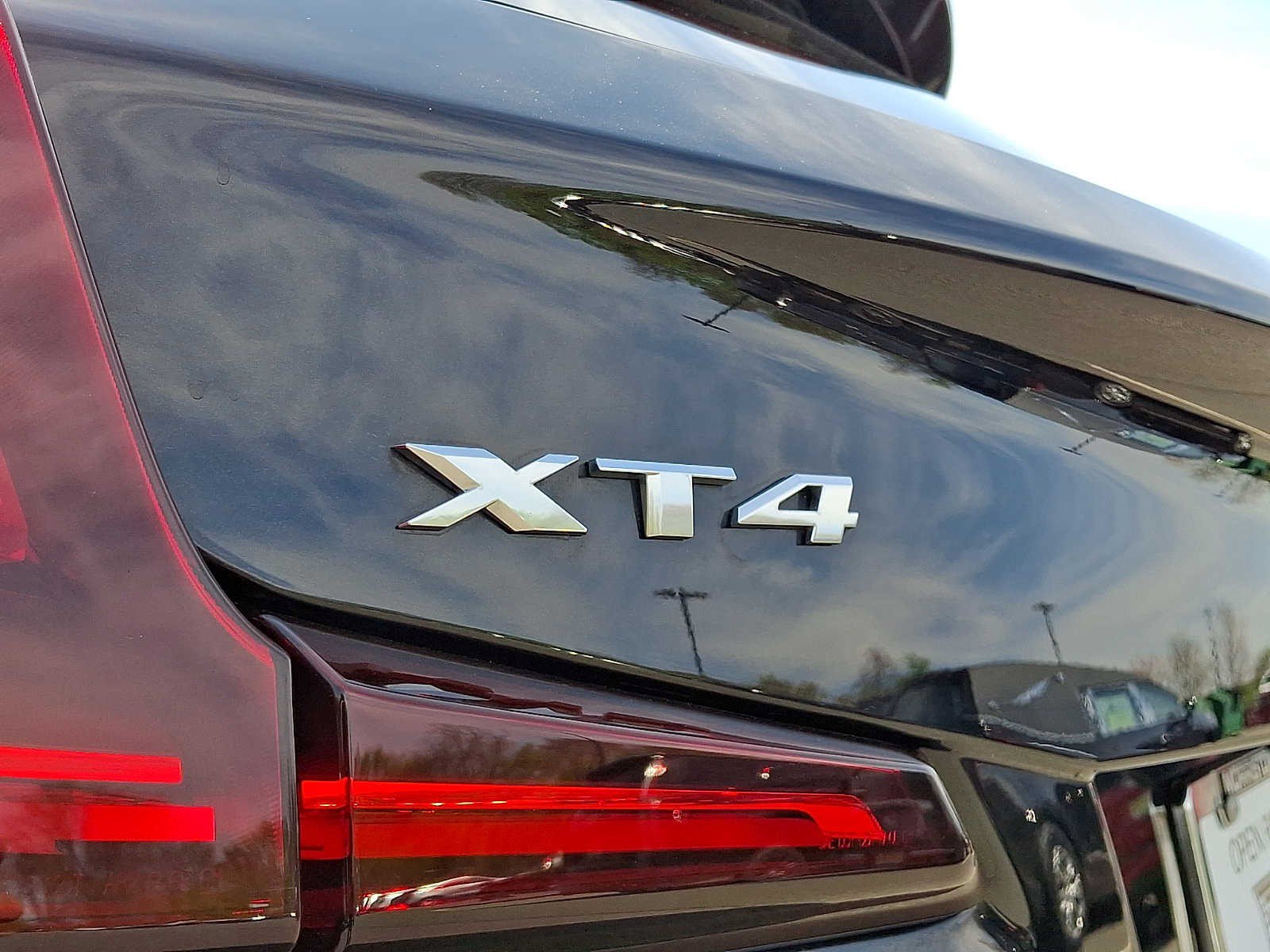 Certified 2023 Cadillac XT4 Premium Luxury AWD/4WD image 30