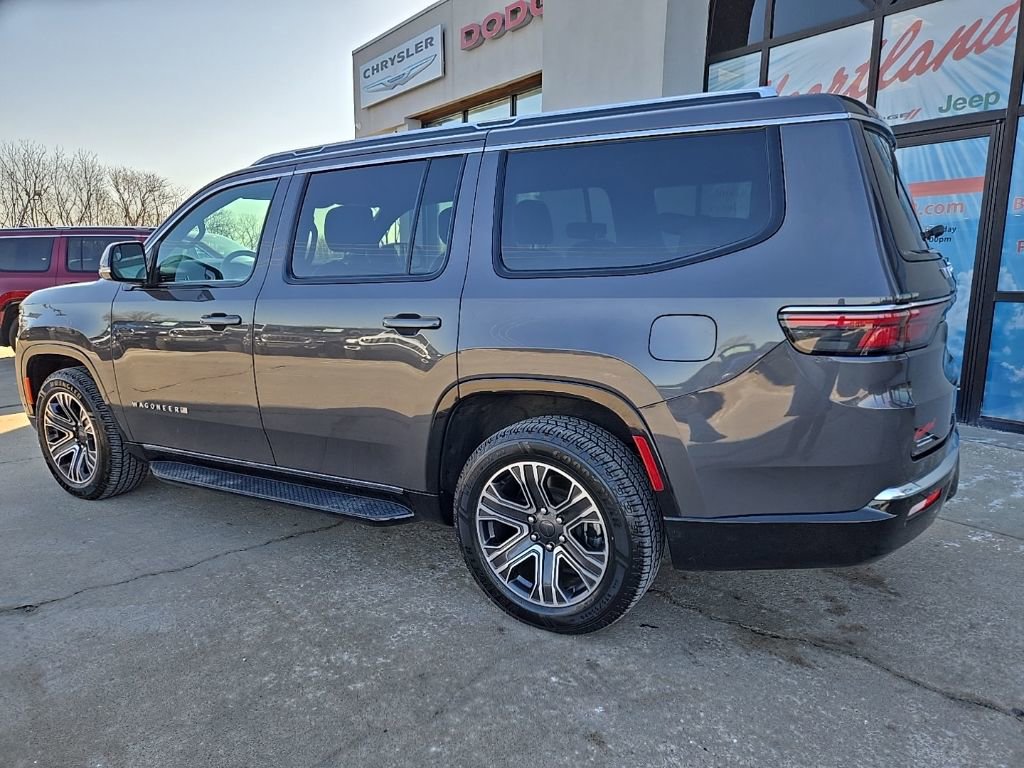 Used 2024 Jeep Wagoneer Series II image 7