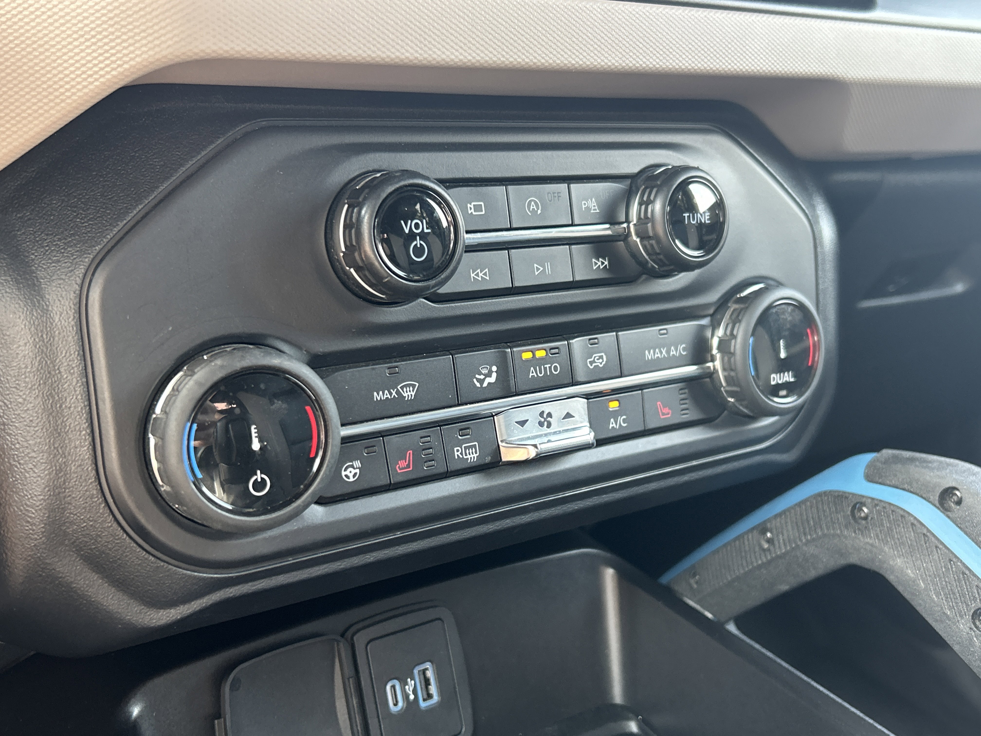 Used 2022 Ford Bronco Wildtrak image 18