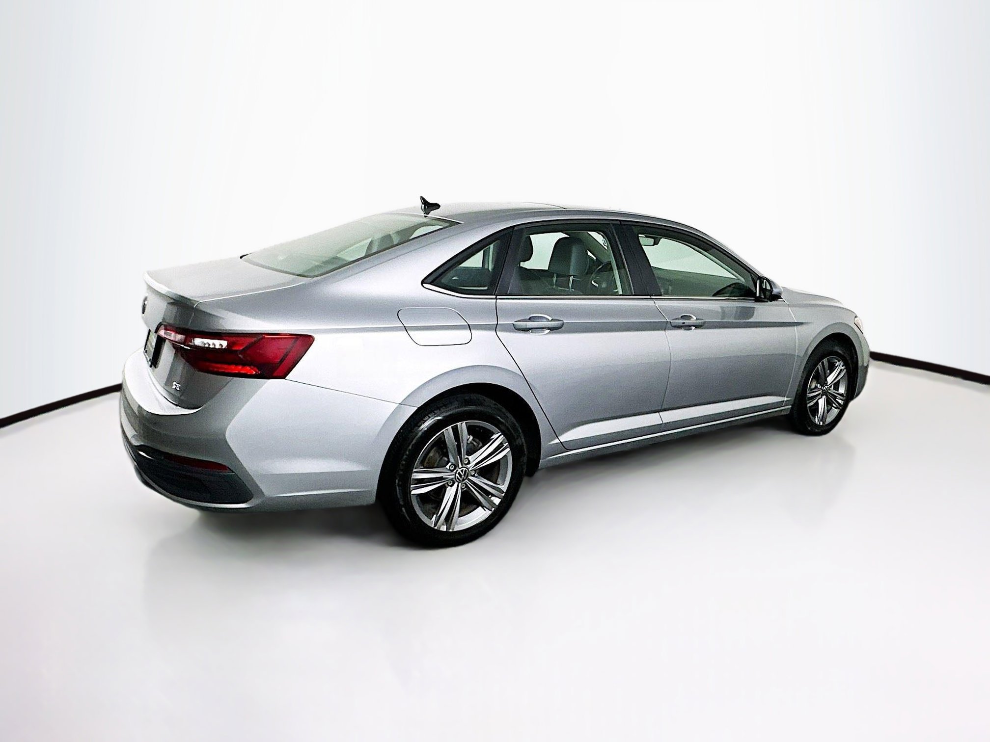 Used 2024 Volkswagen Jetta SE image 10