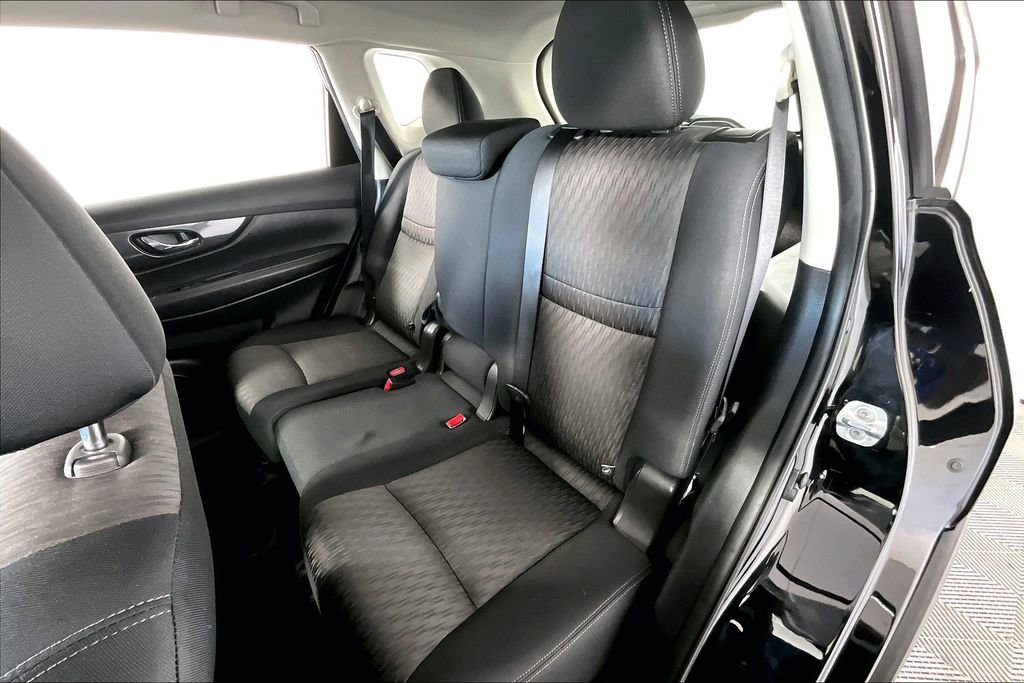 Used 2018 Nissan Rogue S image 26