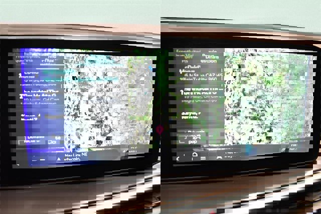 Used 2024 Kia Sorento S image 8