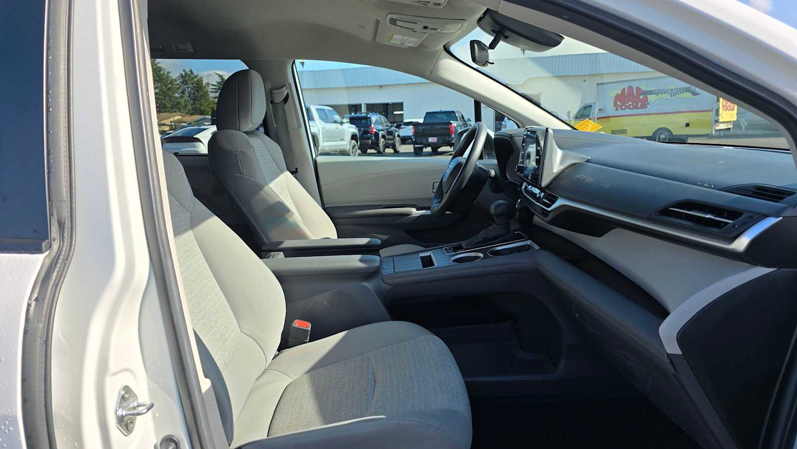 Used 2024 Toyota Sienna LE image 13