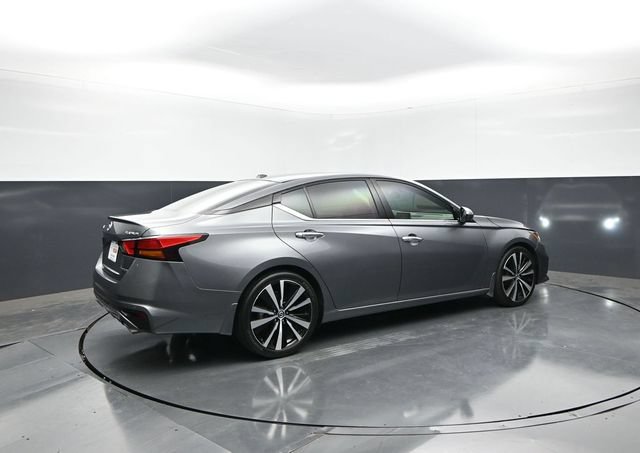 Used 2020 Nissan Altima 2.0 Platinum FWD image 7