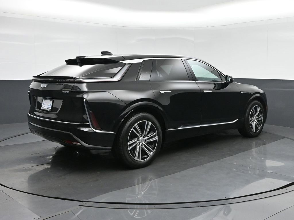 Used 2023 Cadillac Lyriq 2WD image 7