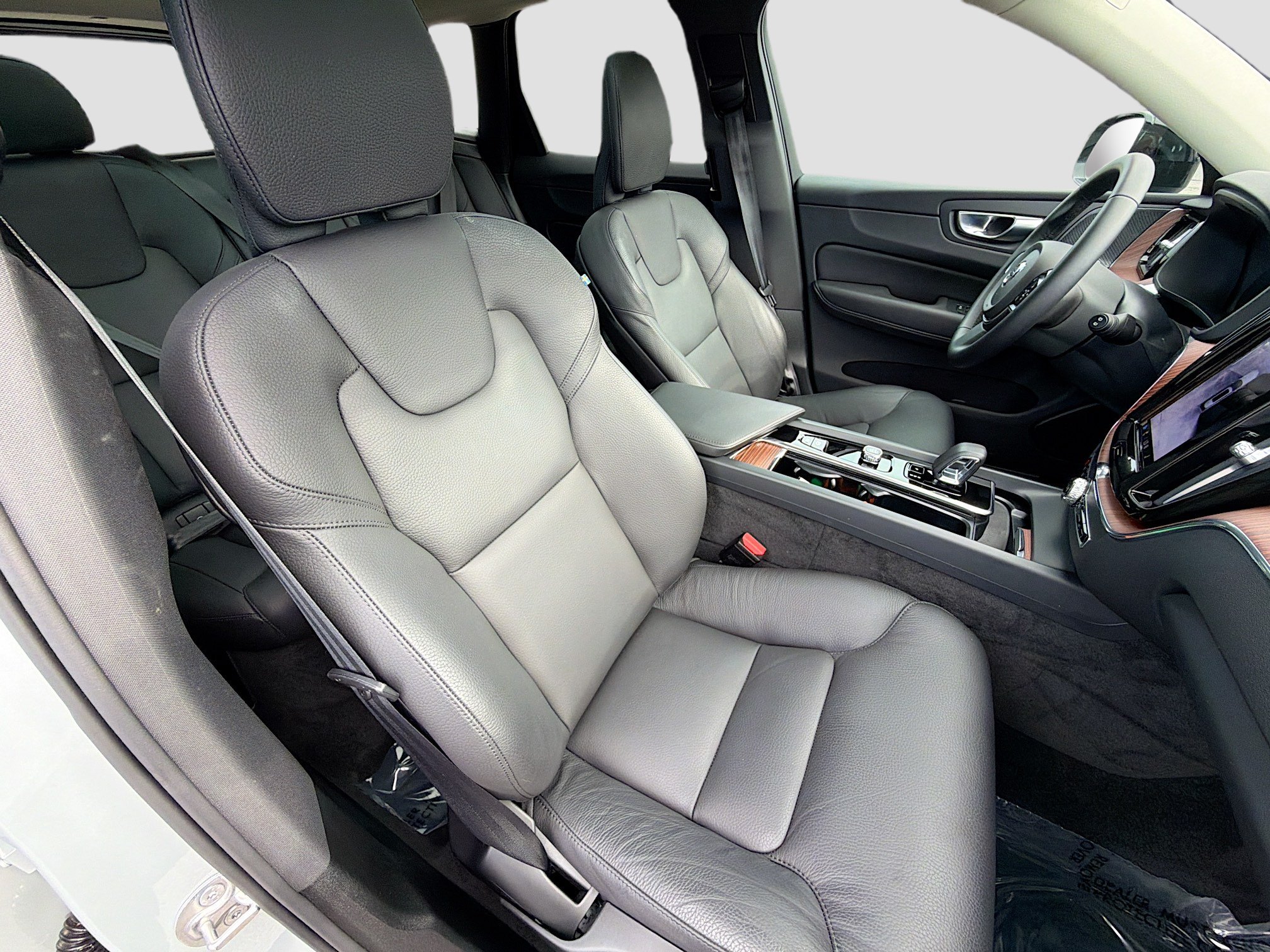 Used 2024 Volvo XC60 T8 Plus w/ Protection Package Premier AWD/4WD image 14