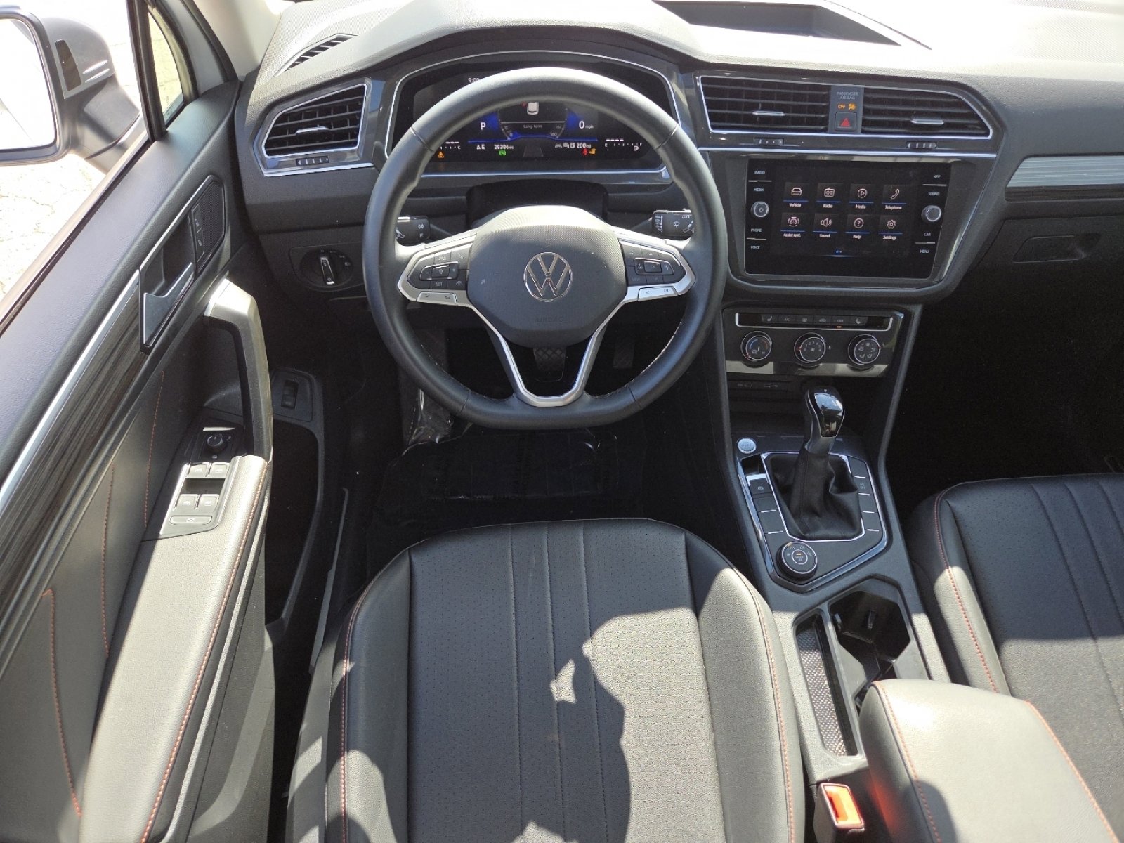 Used 2024 Volkswagen Tiguan Wolfsburg Edition AWD/4WD image 28