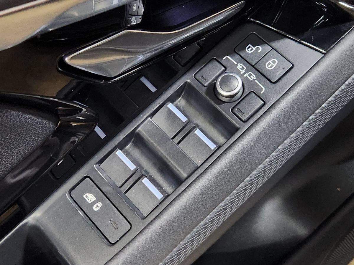 Used 2020 Land Rover Range Rover Evoque S AWD/4WD image 43