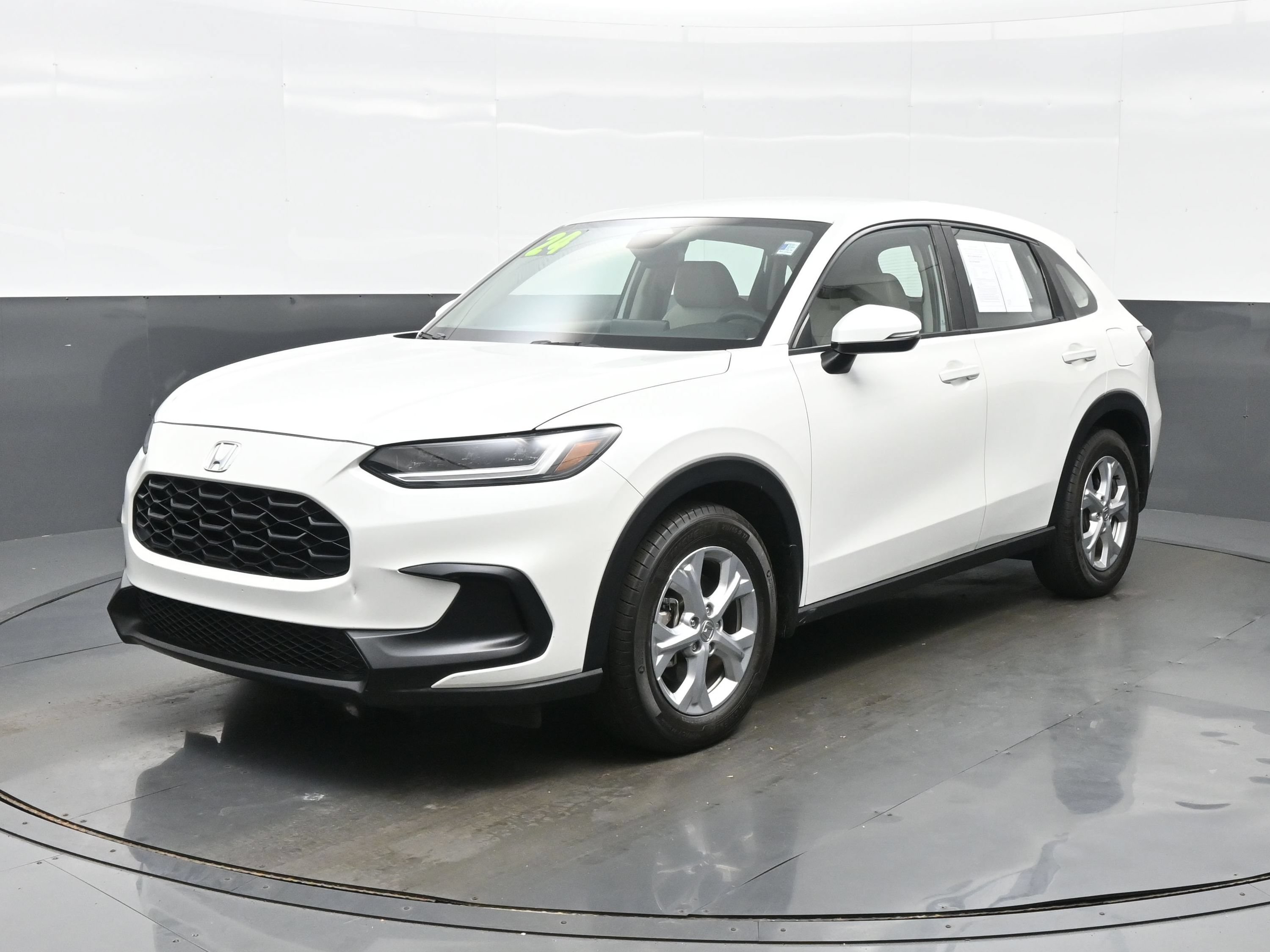 Used 2024 Honda HR-V LX image 2