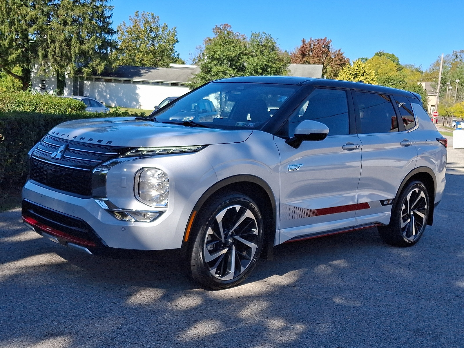 Used 2024 Mitsubishi Outlander Ralliart image 3