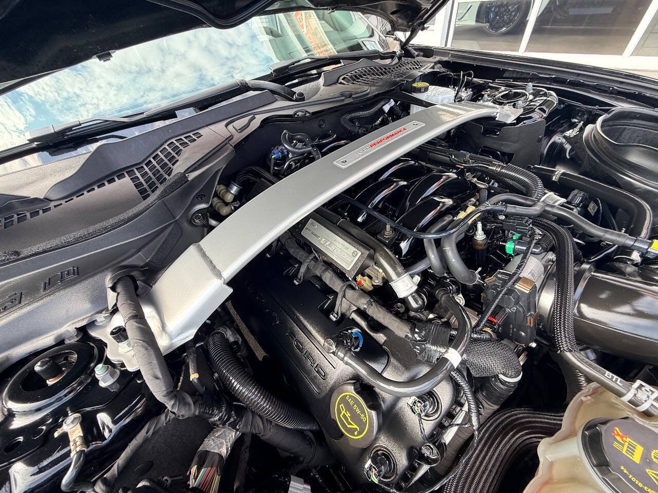 Used 2018 Ford Mustang Shelby GT350 w/ Convenience Package RWD image 39