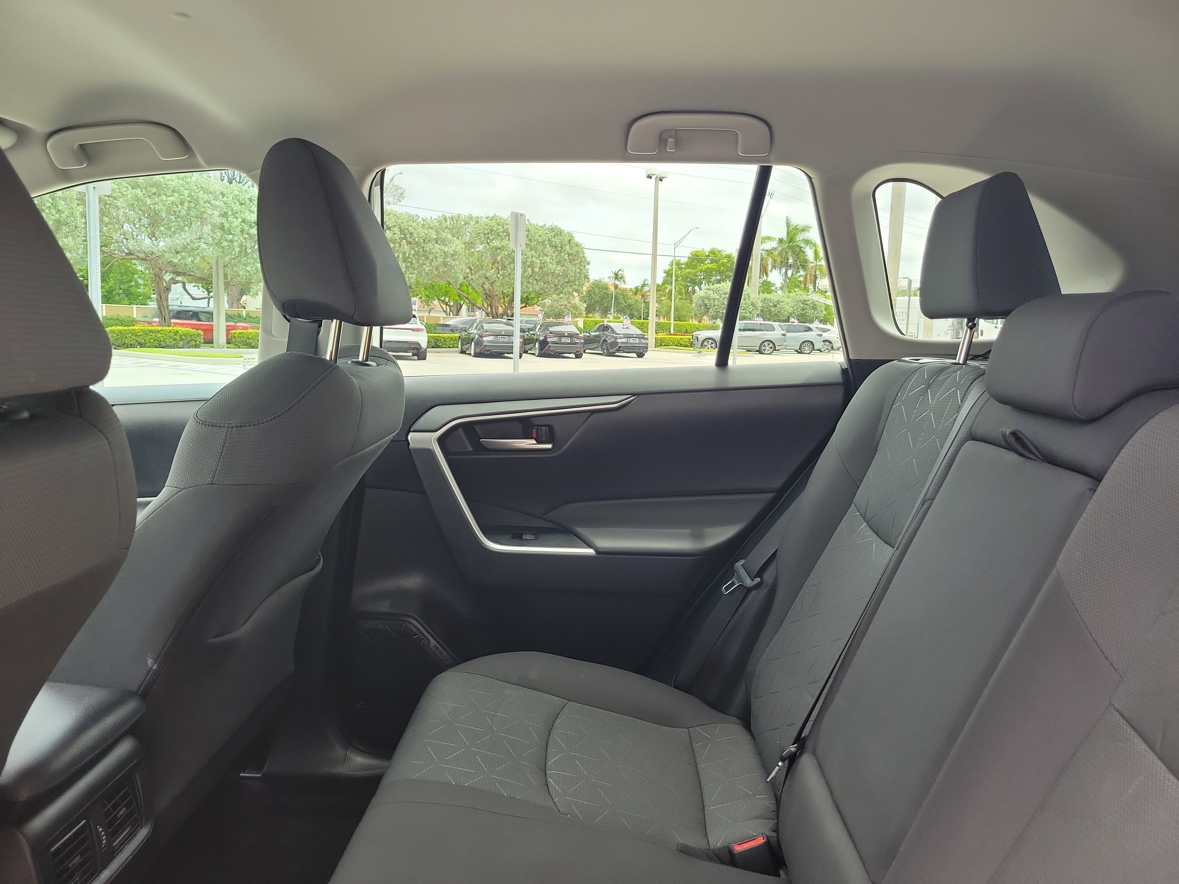 Used 2024 Toyota RAV4 XLE FWD image 15