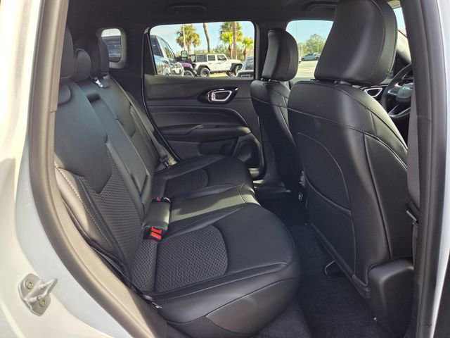 Used 2026 Jeep Compass Latitude image 15