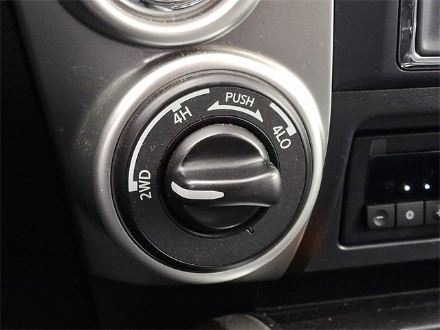 Used 2021 Nissan Titan SV w/ SV Convenience Package image 24