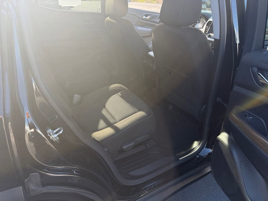 Certified 2023 GMC Acadia SLE w/ Driver Convenience Package image 27