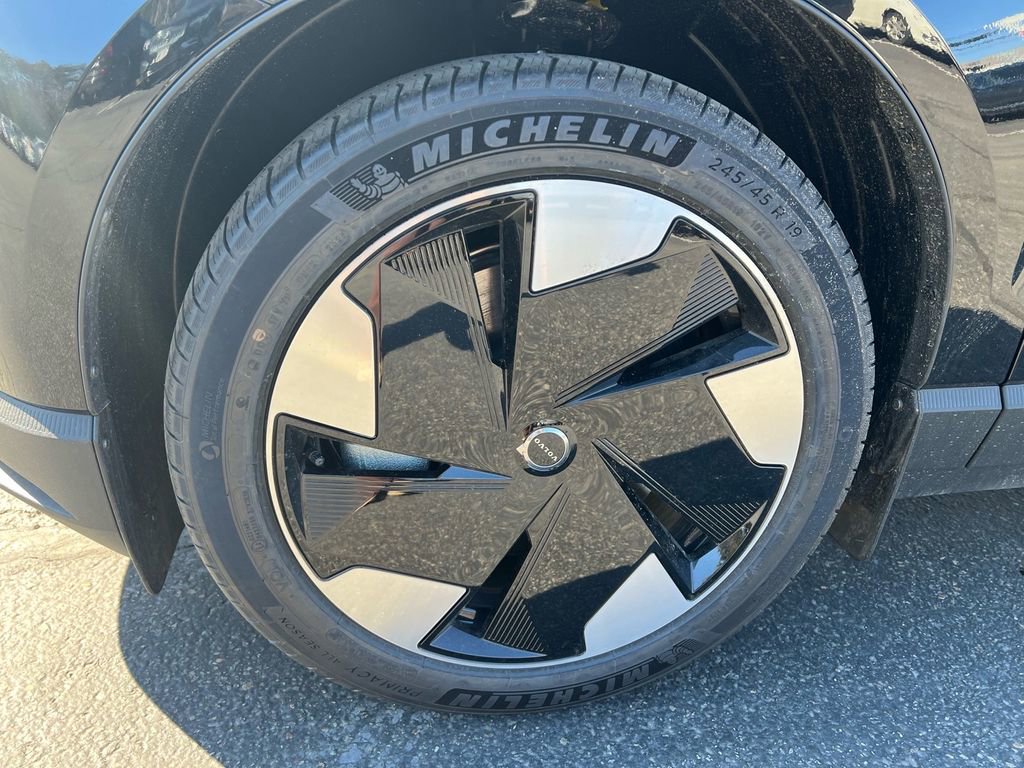 New 2026 Volvo EX30 Plus w/ Protection Package Premier AWD/4WD image 9